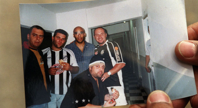 Em 2005, foto de Naldinho junto de Edinho foi usada como prova do envolvimento dos dois