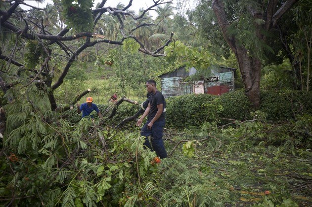 Depois de anos de problemas financeiros e de recessão, em 2017, Porto Rico declarou quebra, a maior já anunciada por uma administração local dos Estados Unidos. Mais tarde, neste mesmo ano, o duplo golpe de dois furacões, Irma e Maria, aprofundou a miséria e devastou a rede elétrica da ilha, que há anos sofre grandes problemas de infraestrutura