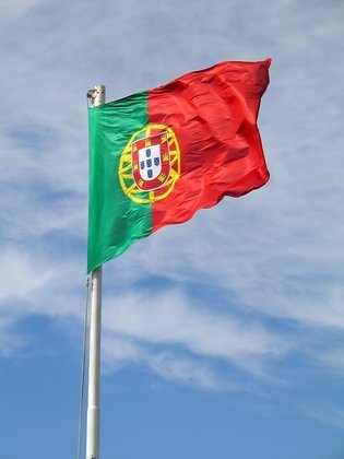 Portugal- 10,3 milhões de habitantes/ Capital: Lisboa / Imposto sobre consumo: 23%.