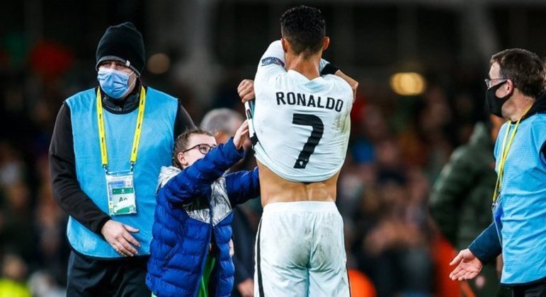 Cristiano Ronaldo, de Portugal, uma boa ação