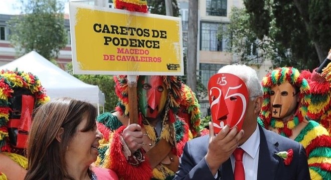 A moda portuguesa mudou com o 25 de Abril. Sabe o que se vestia