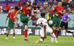 Portugal marca melhor no meio de campo e cria mais chances na frente