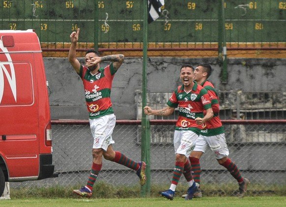 13º - Quem também caiu três vezes foi a Portuguesa: 2002, 2008 e 2013