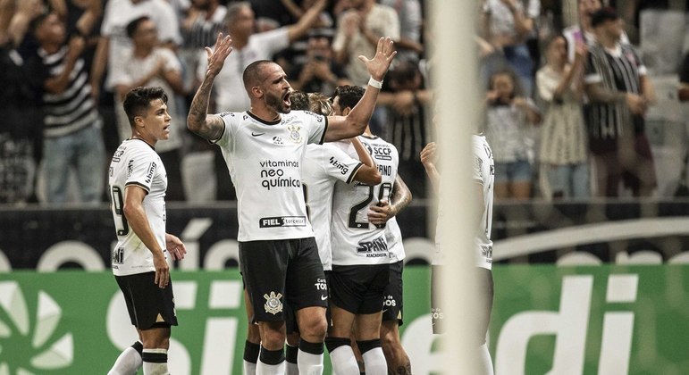 Em Brasília, Corinthians e Portuguesa buscam reabilitação no Paulistão