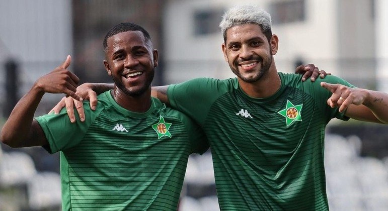 Com um gol do recém-contratado Raphael Carioca (à direita), Portuguesa-RJ goleou Porto Real