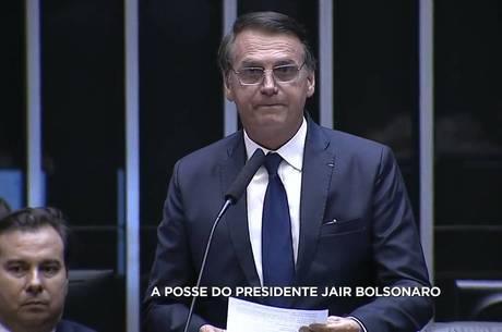 Bolsonaro critica gastos com aluguel de carros