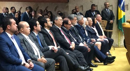 Cotados para o STF sentaram lado a lado na posse de Barroso