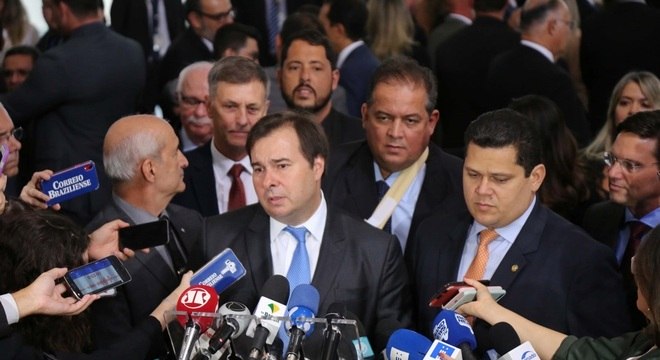 O presidente da Câmara, Rodrigo Maia, e o presidente do Senado, Davi Alcolumbre
