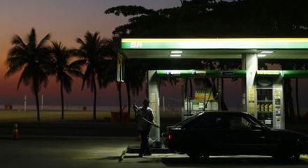 Preço dos combustíveis saltou 7% em fevereiro