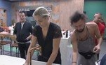 Nahim contruiu a sua carreira e ganhou milhões de brasileiros através da sua voz, mas quem comandou a cantoria na Mansão Power foi sua esposa. Enquanto lavava a louça, Andreia começou a cantar Me Dê Motivo, hit de Tim Maia. Entretanto, a empresária não lembrava toda a letra da canção e teve que receber uma ajudinha de seu marido