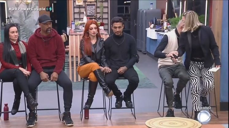 Por terem desistido da Prova dos Casais, Dinei e Erika foram direto para a DR. Eles foram acompanhados de Brenda e Matheus, que zeraram o saldo no ciclo. Na votação aberta, Baronesa e Rogério levaram seis votos. Mas como o Casal Power tinha o poder especial de transferir os votos de um casal para outro, Cartolouco e Gabi deram os três votos que de Karol e Mussunzinho para os pais de MC Gui. Assim, com nove indicações, eles ocuparam o terceiro banco da DR. E o segundo casal eliminado foi Dinei e Erika com 18,20% dos votos