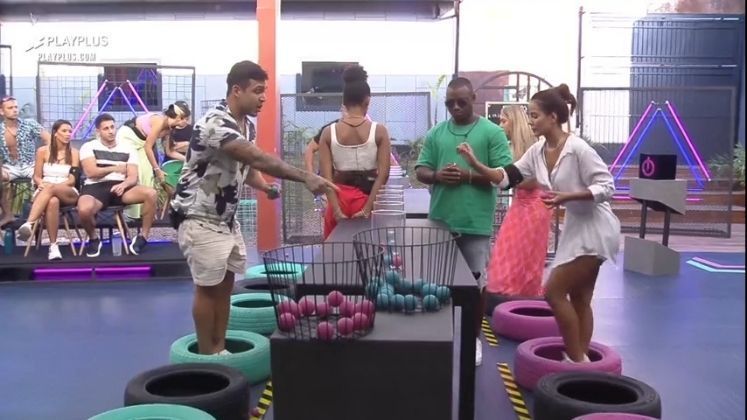 Os casais tiveram uma surpresa no início da semana: a atividade Pingue-Power. A ação valia R$ 20 mil para o casal vencedor, além de um jantar especial. O desafio era um jogo de pingue-pongue, mas com aquele jeitinho power que todo mundo adora 