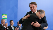Bolsonaro comemora aprovação de André Mendonça para o STF