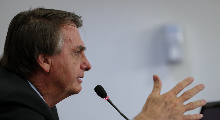 Bolsonaro voltou a criticar medidas de isolamento mais severas de prefeitos e governadores

