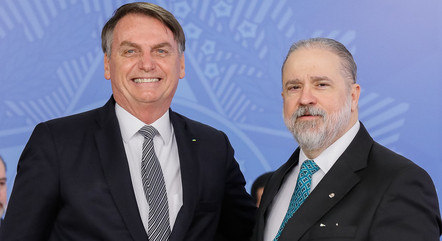 Representação aumenta a pressão interna sobre Aras