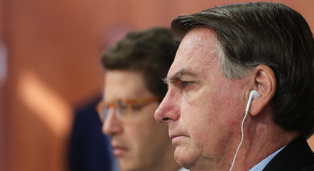 Bolsonaro falou ao lado do ministro Ricardo Salles
