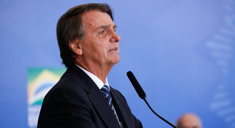 Bolsonaro voltou a defender redução de pena a militares que causem mortes durante serviço