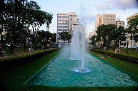 Prefeitura de BH muda trânsito na Praça da Liberdade a partir de hoje -  Notícias - R7 Minas Gerais