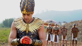 Público se empolga com início de As Pragas do Egito em Os Dez Mandamentos (Divulgação/Record TV)