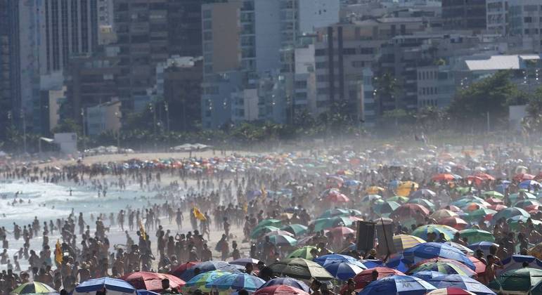Últimas semanas foram de praias cheias em boa parte do litoral brasileiro