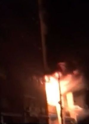 Prédio no centro de SP fica em chamas