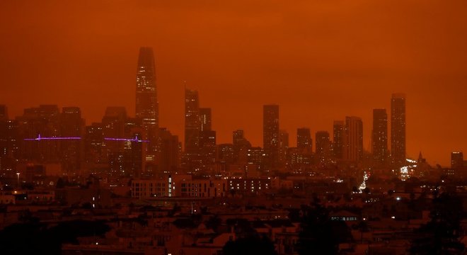 Incêndios florestais nos EUA em 2020 deixaram São Francisco banhada por uma luz fosca