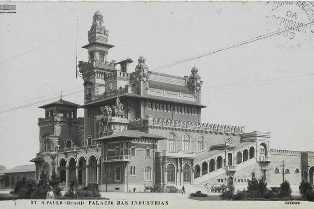 Inaugurado em 1924, o Palácio das Indústrias já foi galeria de exposições, Assembleia Legislativa, sede da Secretaria de Segurança Pública, sede da Prefeitura da Cidade de São Paulo e, desde 2009, abriga o museu Catavento, dedicado às Ciências e Tecnologias. Localizado no parque Dom Pedro II, no centro de São Paulo, desde 1982, o Palácio das Indústrias faz parte dos patrimônios históricos tombados pelo Condephaat, sendo reconhecido como um edifício que faz parte da histórica econômica, política e cultural de São Paulo