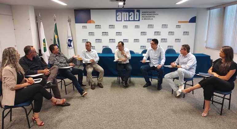 Reunião com prefeitos do Entorno do Distrito Federal para discutir reajuste das passagens de ônibus