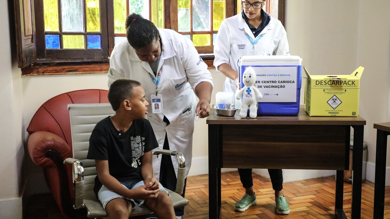 Cidade do Rio começa a imunizar crianças de 12 anos contra a dengue