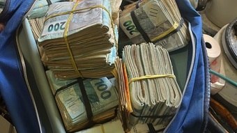 Homem é preso com material hospitalar ilegal e R$200 mil em dinheiro em BH 