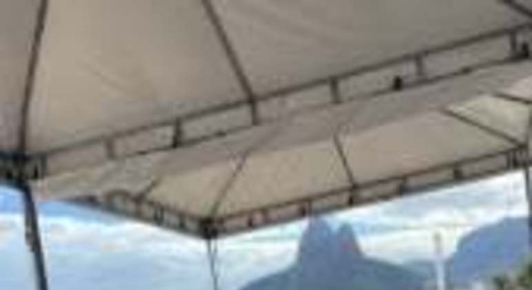 Preparativos para evento de Beach Tennis em Ipanema