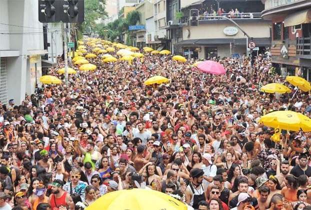 Prepare-se para a folia! Em 2024, o Carnaval de rua no Rio de Janeiro contará com 453 blocos de rua, conforme a lista inicial divulgada pela Riotur nesta quinta-feira (04/01). 