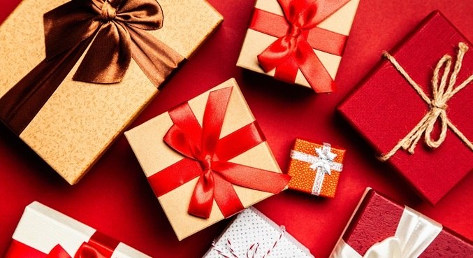 Um terço dos trabalhadores vai usar o 13º para comprar presentes de Natal