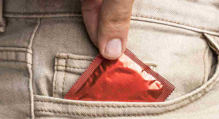 Preservativo é fundamental para prevenir infecções sexualmente transmissíveis