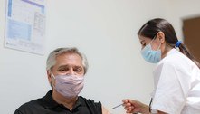Presidente da Argentina recebe 1ª dose de vacina contra a covid-19