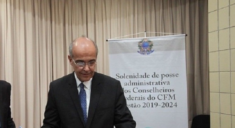 Presidente do Conselho Federal de Medicina (CFM), Mauro Luiz de Britto Ribeiro
