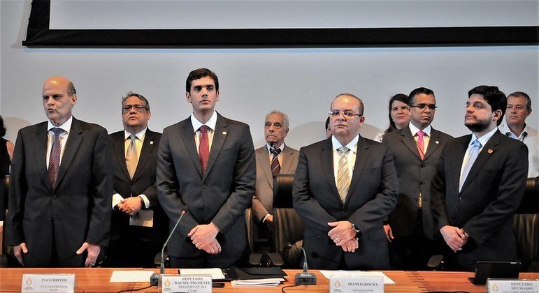 Rafael prudente (MDB) em sessão solene com Ibaneis e Paco Britto