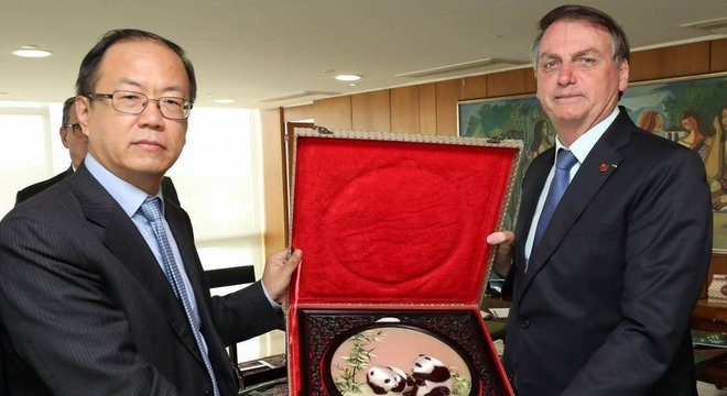 Executivos da Huawei se encontraram com Bolsonaro no ano passado
