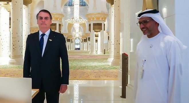 Bolsonaro comentou o visual das jornalistas brasileiras vestindo véus e abayas