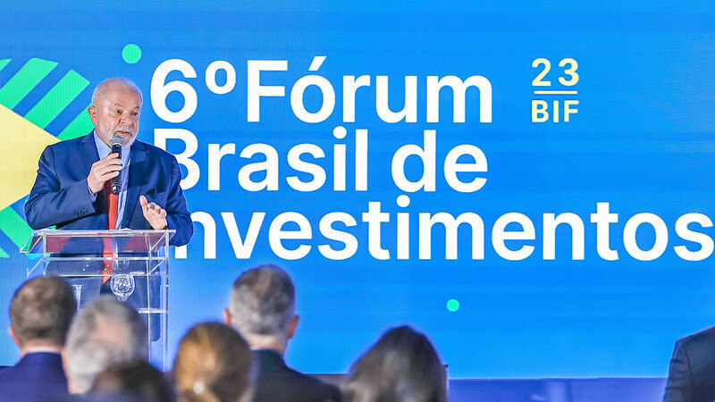 Reservas internacionais garantem estabilidade mesmo com 'maluco' na Presidência, diz Lula