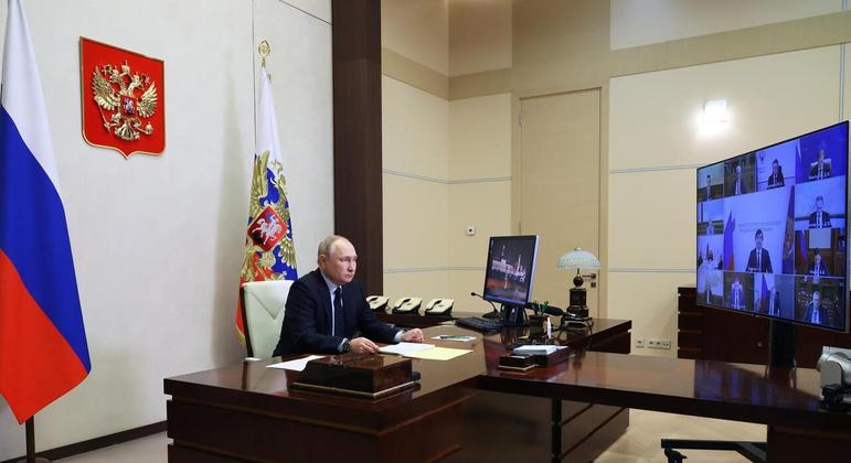 Presidente da Rússia, Vladimir Putin, durante reunião com membros do governo