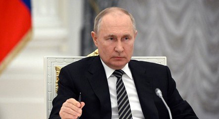 Presidente Vladimir Putin em reunião no Kremlin