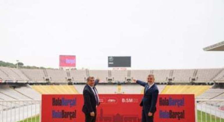Presidente do Barcelona, Joan Laporta, junto com vice-prefeito de Barcelona, Jaume Collboni, em evento no Estádio Olímpico Lluís Companys