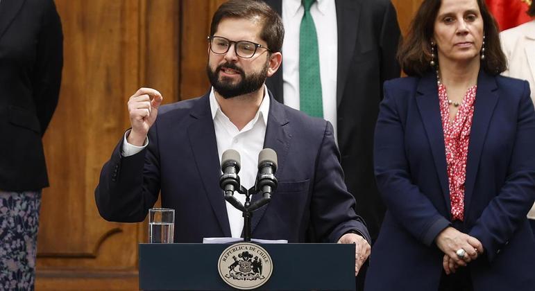 O presidente do Chile, Gabriel Boric, em discurso no país
