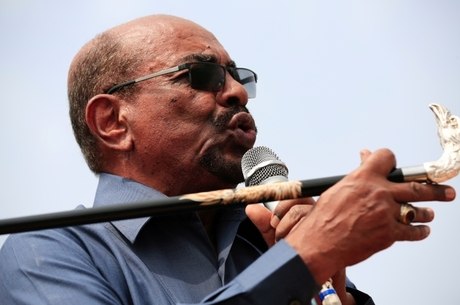 Omar al-Bashir governava o país há 30 anos