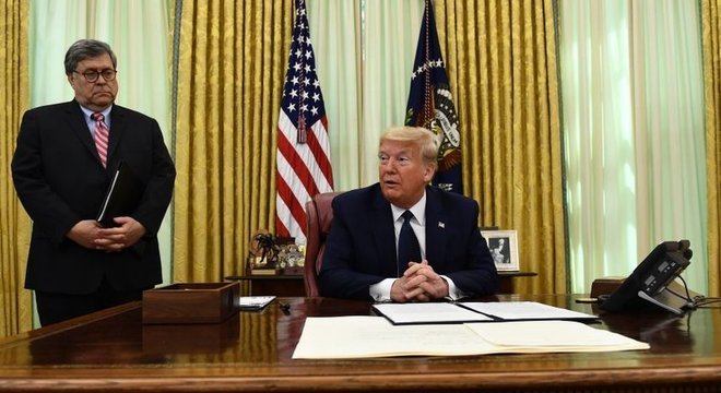 Presidente dos EUA está ameaçando remover algumas das proteções legais da mídia social