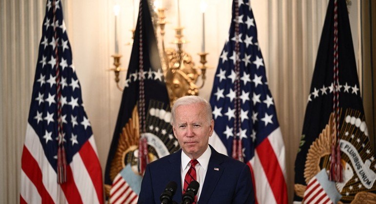 Presidente dos Estados Unidos, Joe Biden, enfrenta rejeição interna e dificuldade internacional