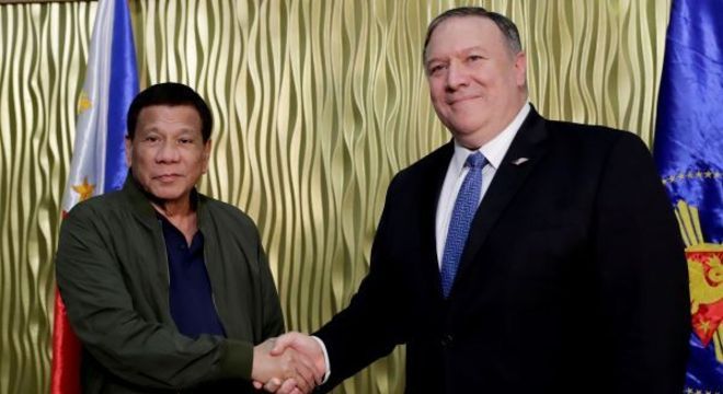Presidente Rodrigo Duterte, e o secretário de Estado dos EUA, Mike Pompeo