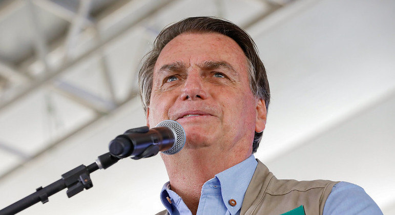 Segundo Bolsonaro, combustíveis estão caros por conta do ICMS cobrado pelos estados