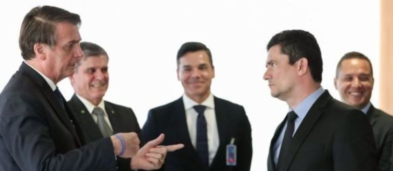 Para especialista, não se deve considerar que esses atos sejam independentes do governo
